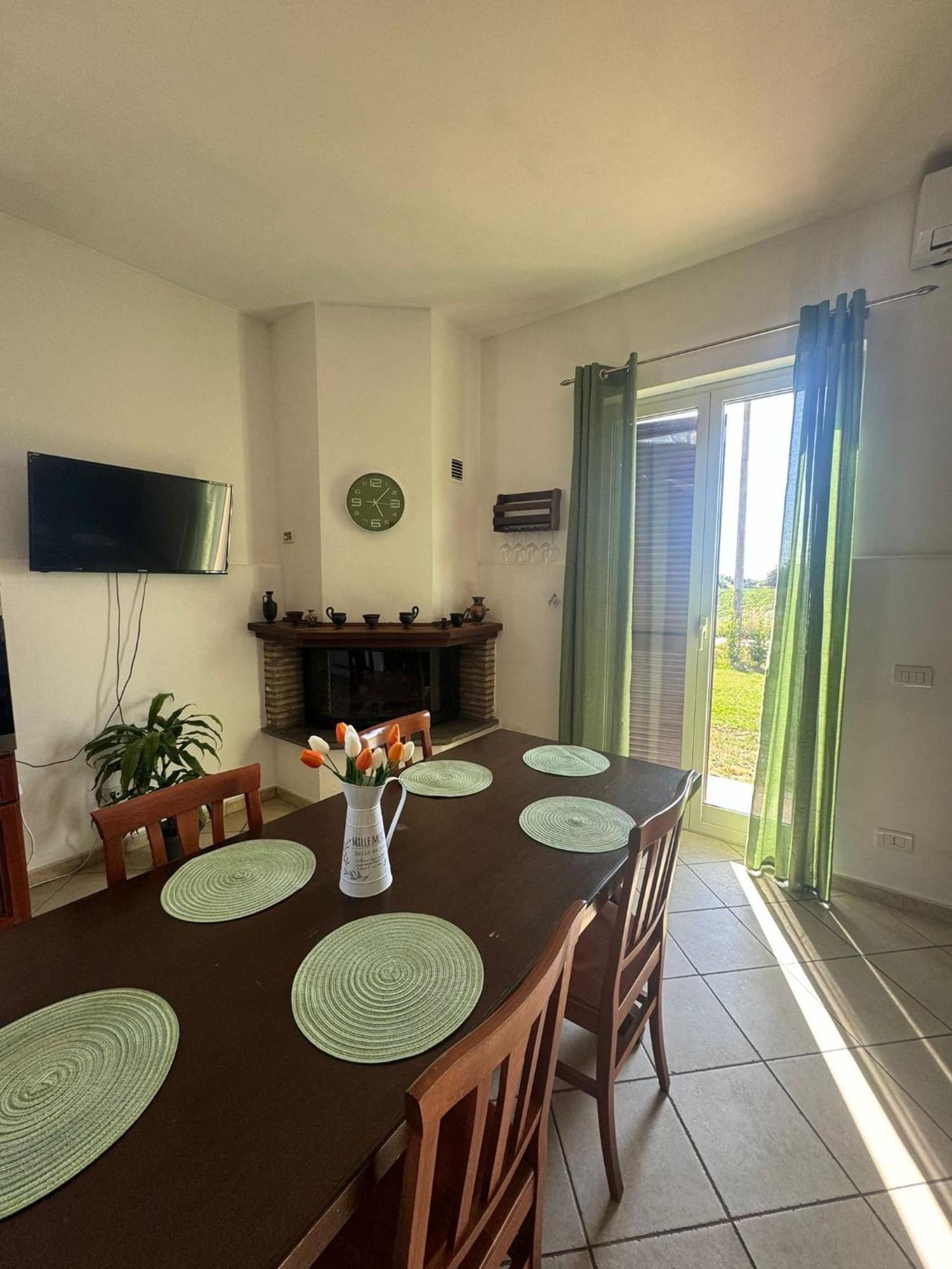 Casa Il Sorbo Villa Tarquinia Luaran gambar